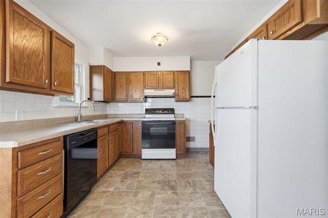 2718 Bremerton Road, Brentwood, MO 63144