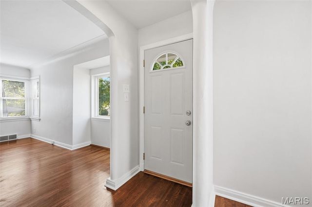 2718 Bremerton Road, Brentwood, MO 63144