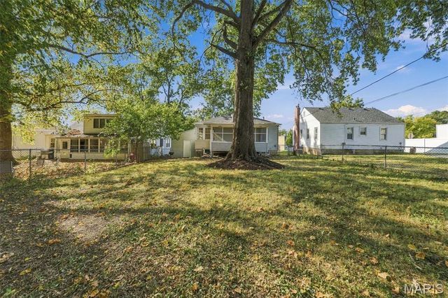 2718 Bremerton Road, Brentwood, MO 63144