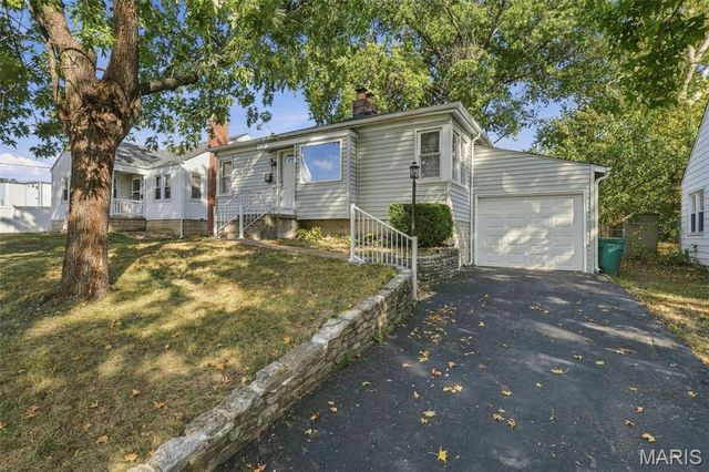 2718 Bremerton Road, Brentwood, MO 63144