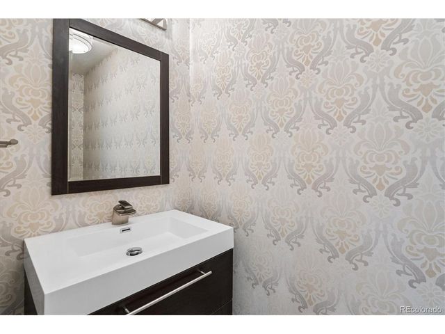 200 Powderhorn Trl, Broomfield, CO 80020