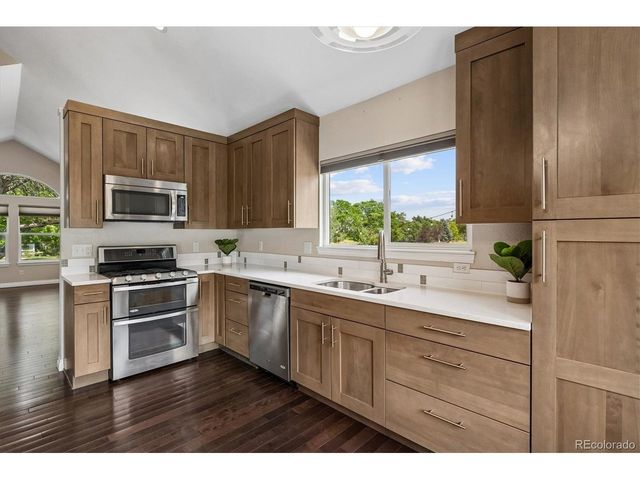 200 Powderhorn Trl, Broomfield, CO 80020