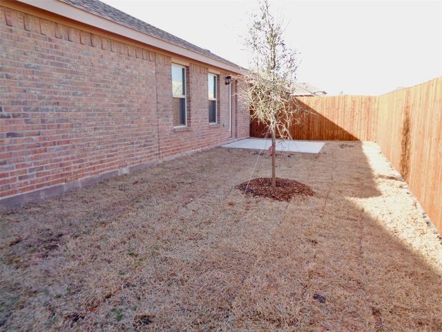 1806 Yale Street, Farmersville, TX 75442