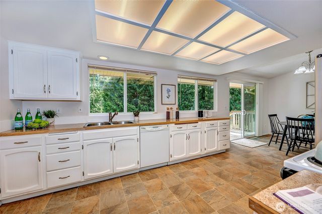 5503 138th Place SW, Edmonds, WA 98026