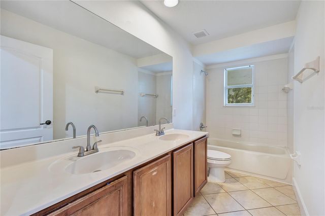 5050 WHITEWATER WAY, St Cloud, FL 34771