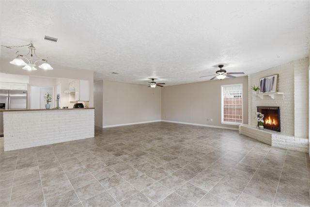 9211 Benning Drive, Houston, TX 77031