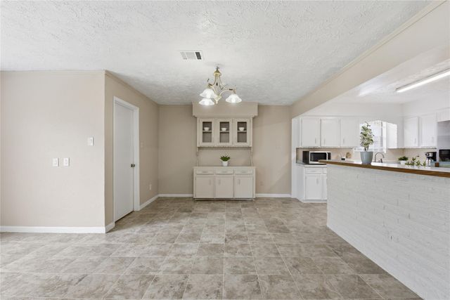 9211 Benning Drive, Houston, TX 77031