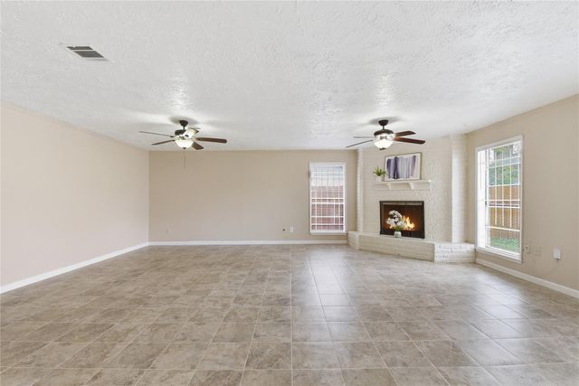 9211 Benning Drive, Houston, TX 77031