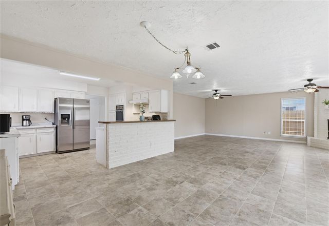 9211 Benning Drive, Houston, TX 77031