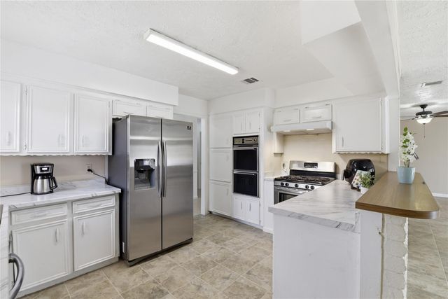 9211 Benning Drive, Houston, TX 77031