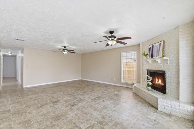 9211 Benning Drive, Houston, TX 77031