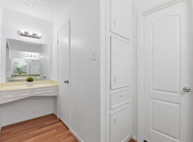 9211 Benning Drive, Houston, TX 77031