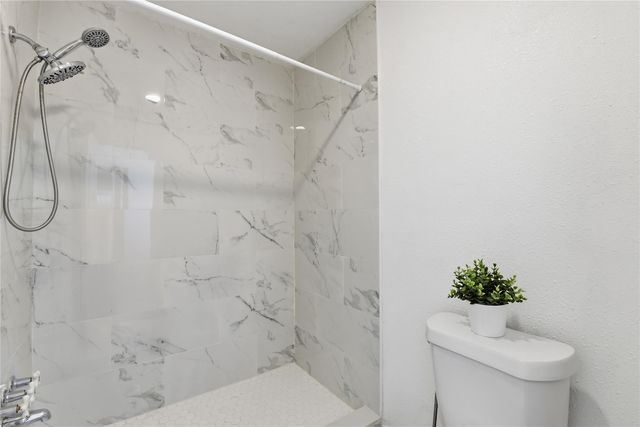 9211 Benning Drive, Houston, TX 77031