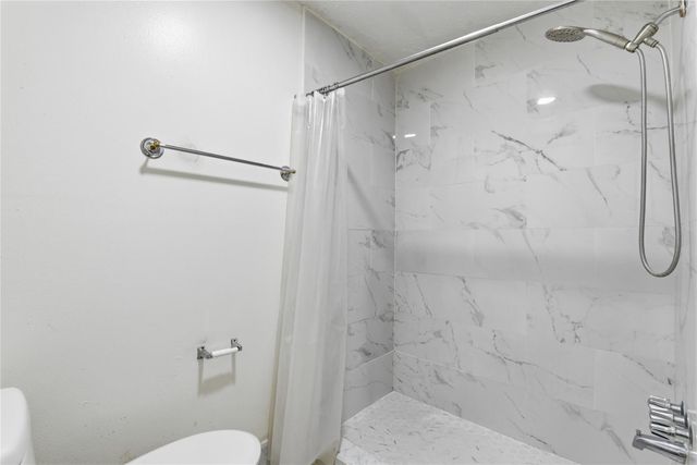 9211 Benning Drive, Houston, TX 77031