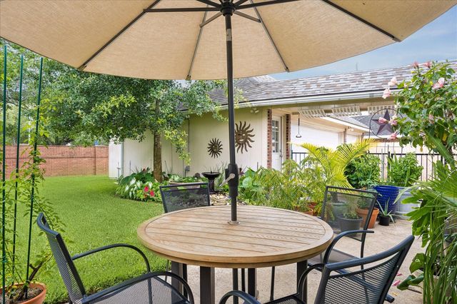 3023 Rothbury Drive, Pearland, TX 77584