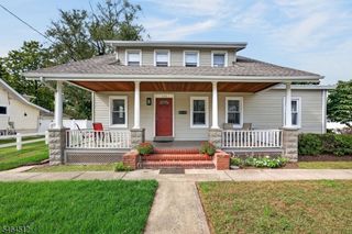 325 Dorn Ave, Middlesex Boro, NJ 08846