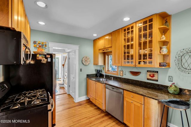 40 Foster Street, Middletown, NJ 07701