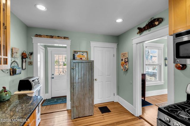 40 Foster Street, Middletown, NJ 07701