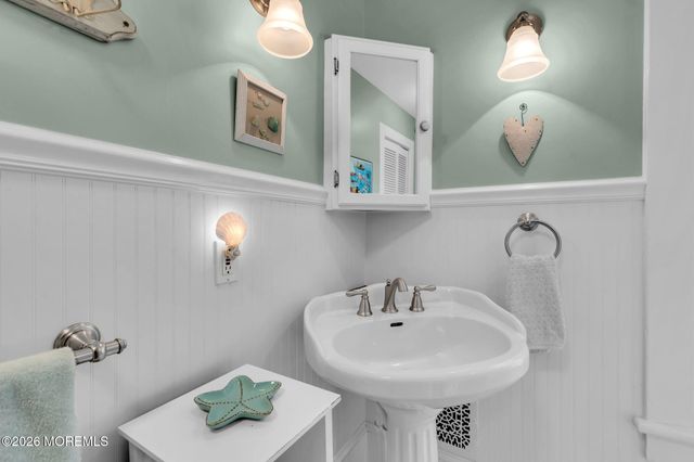 40 Foster Street, Middletown, NJ 07701