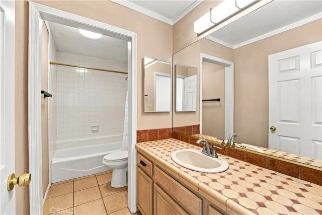 7436 Bobbyboyar Avenue, West Hills, CA 91307