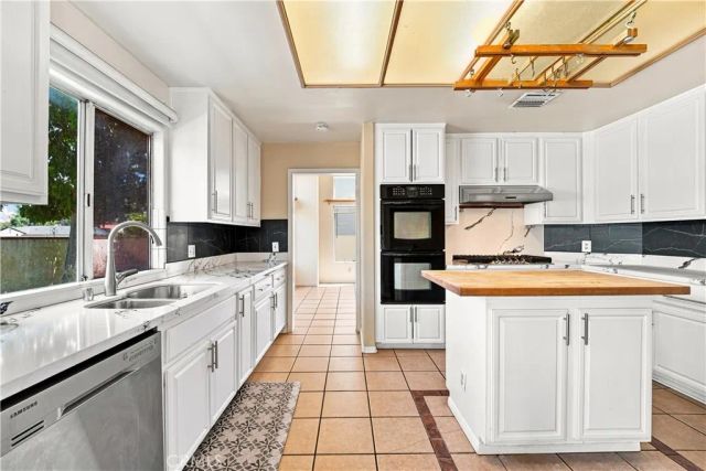 7436 Bobbyboyar Avenue, West Hills, CA 91307