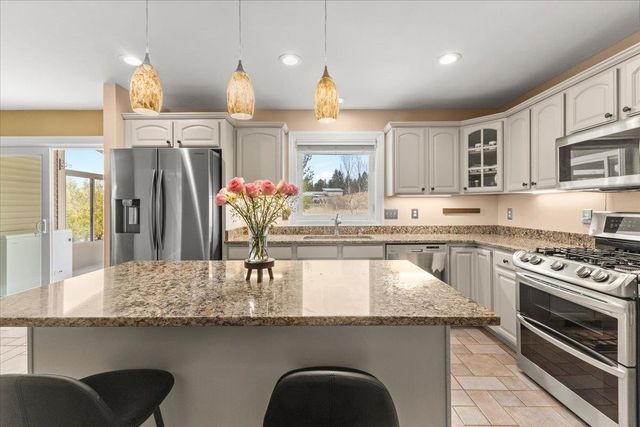 83 Butler Drive, South Burlington, VT 05403