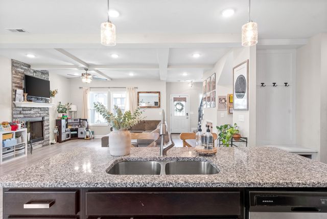 1098 Eagles View Dr, Clarksville, TN 37040