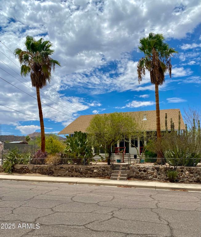 Image 20 of property listing at 340 W LA MINA Avenue, Ajo, AZ 85321
