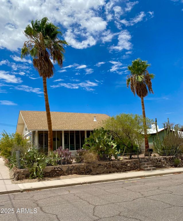 Image 21 of property listing at 340 W LA MINA Avenue, Ajo, AZ 85321