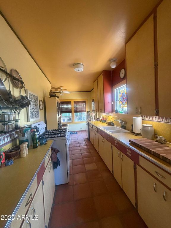 Image 6 of property listing at 340 W LA MINA Avenue, Ajo, AZ 85321