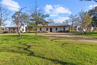 3520 Sykora Road, Fayetteville, TX 78940
