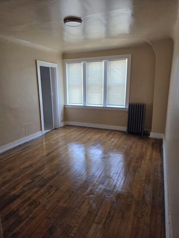 11255 Charlemagne Street, Detroit, MI 48213