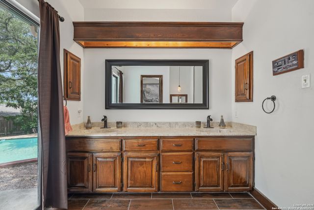 331 Whisper Wood, San Antonio, TX 78216