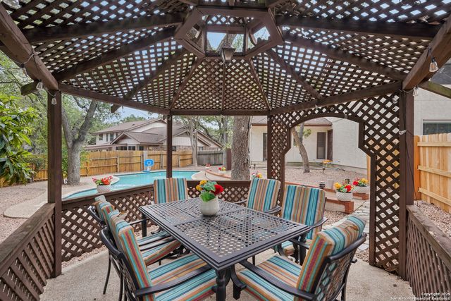 331 Whisper Wood, San Antonio, TX 78216