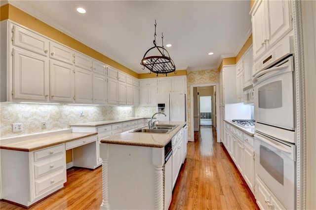 2859 Village Court, Gainesville, GA 30506