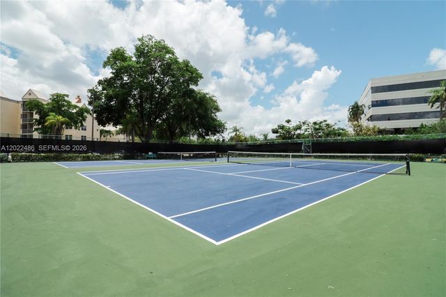 8245 Lake Dr 308, Doral, FL 33166
