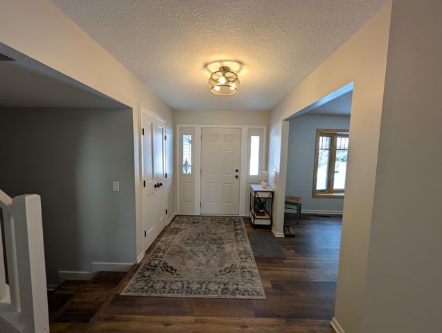 6320 Oak Meadow Lane NW, Rochester, MN 55901