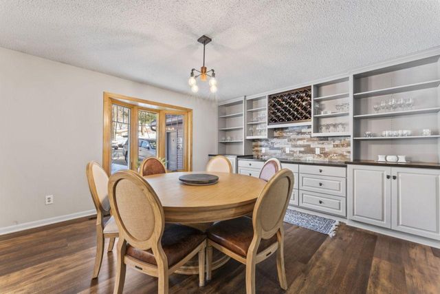 6320 Oak Meadow Lane NW, Rochester, MN 55901