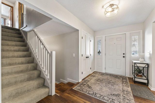 6320 Oak Meadow Lane NW, Rochester, MN 55901