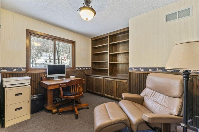 6320 Oak Meadow Lane NW, Rochester, MN 55901