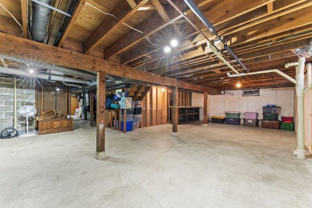 6320 Oak Meadow Lane NW, Rochester, MN 55901