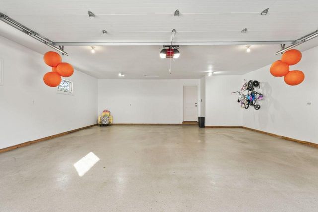 6320 Oak Meadow Lane NW, Rochester, MN 55901