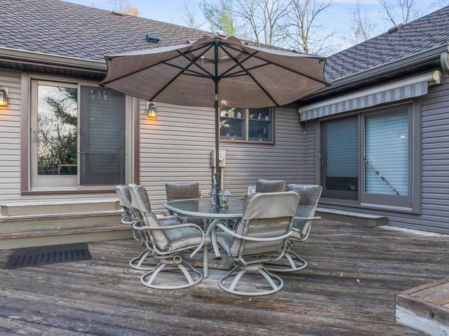 6320 Oak Meadow Lane NW, Rochester, MN 55901