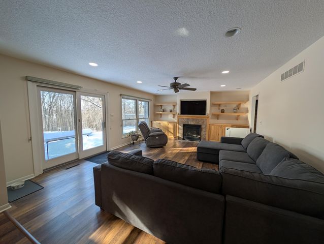 6320 Oak Meadow Lane NW, Rochester, MN 55901