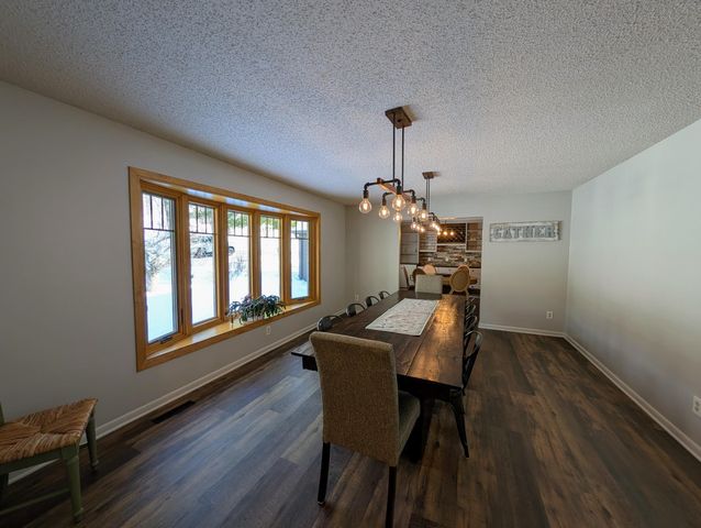 6320 Oak Meadow Lane NW, Rochester, MN 55901