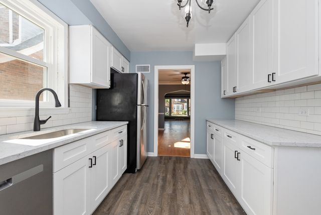 10735 S Washtenaw Avenue, Chicago, IL 60655