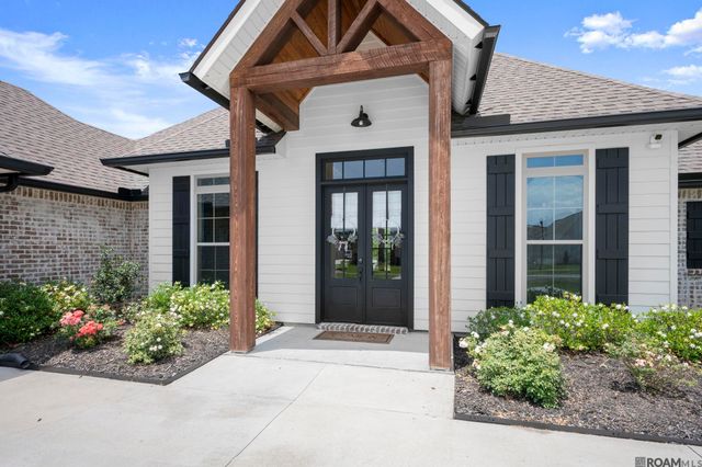 7303 Lillie Dr, Denham Springs, LA 70706