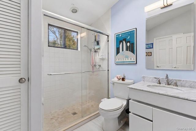 16 Argyle Lane, East Hampton, NY 11937