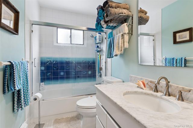 16 Argyle Lane, East Hampton, NY 11937