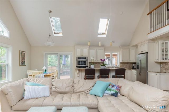 5 Mariners Way, Branford, CT 06405